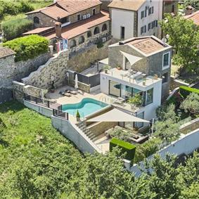 4 Bedroom Luxury Villa Retreat with Heated Infinity Pool near Buje, Sleeps 8-10